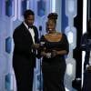 Denzel Washington en famille pour recevoir le Cecil B. DeMille Award lors des Golden Globe Awards à Los Angeles, le 10 janvier 2016.
