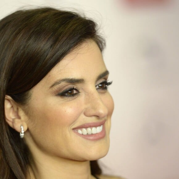 Penélope Cruz assiste à la soirée des prix José Maria Forqué à Madrid le 11 janvier 2016.