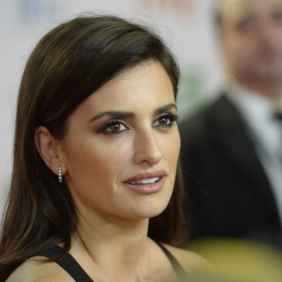 Penélope Cruz assiste à la soirée des prix José Maria Forqué à Madrid le 11 janvier 2016.