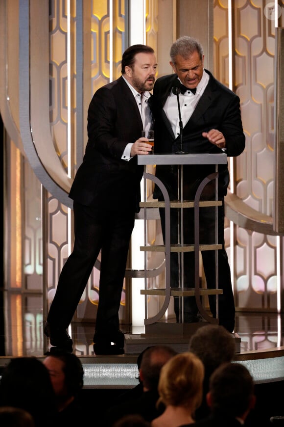 Ricky Gervais et Mel Gibson aux Golden Globe Awards à Beverly Hills, Los Angeles, le 10 janvier 2016