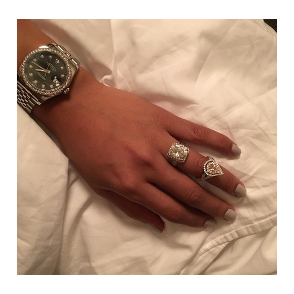 L'ex de Kim Kardashian, le rappeur Ray J a demandé sa chérie Princess Love en fiançailles. La jeune femme a publié une photo de ses deux somptueuses bagues sur sa page Instagram, le 13 janvier 2016.