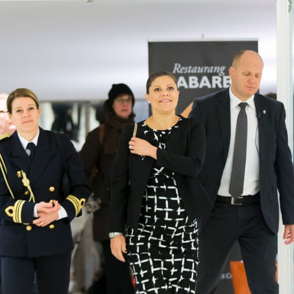 La princesse Victoria de Suède, enceinte de sept mois, a participé le 18 janvier 2016 à Stockholm à la conférence Agenda 2030 sur le développement durable.