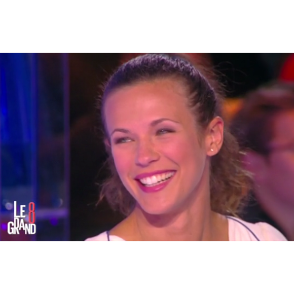 La chanteuse et comédienne Lorie Pester : Son compagnon Alexis, jaloux, intervient dans Le Grand 8, le 18 janvier 2016.