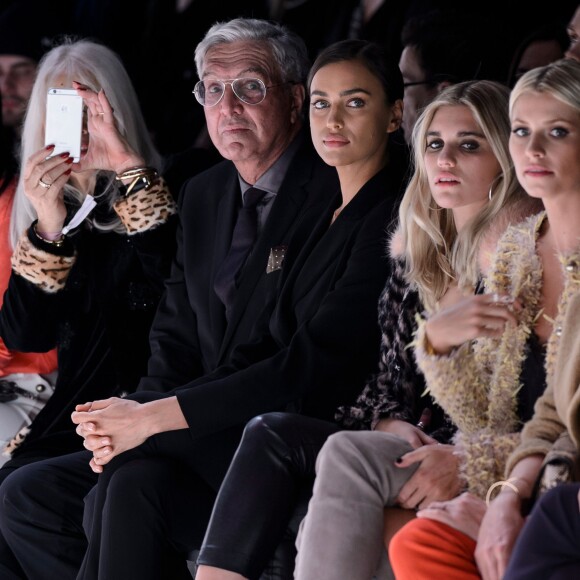 Helmut Schlotterer, Irina Shayk, Tigerlily Taylor et Lena Gercke assistent au défilé Marc Cain (collection automne-hiver 2016-2017) à Berlin. Le 19 janvier 2016.