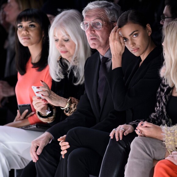 Helmut Schlotterer, Irina Shayk, Tigerlily Taylor et Lena Gercke assistent au défilé Marc Cain (collection automne-hiver 2016-2017) à Berlin. Le 19 janvier 2016.