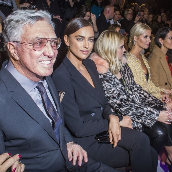 Helmut Schlotterer, Irina Shayk, Tigerlily Taylor et Lena Gercke assistent au défilé Marc Cain (collection automne-hiver 2016-2017) à Berlin. Le 19 janvier 2016.