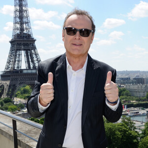 Exclusif - Julien Lepers assiste à la conférence de presse de la rentrée France Televisions au Palais Chaillot à Paris, le 6 juillet 2015.