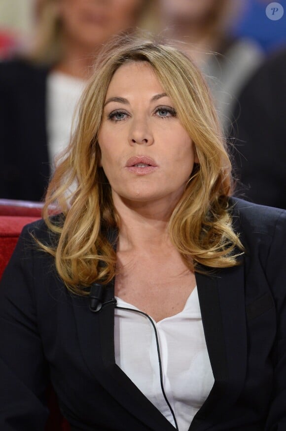 Mathilde Seigner - Enregistrement de l'émission "Vivement Dimanche" à Paris le 27 mai 2015 et qui sera diffusée le 21 juin 2015.