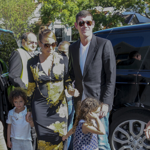 Exclusif - Prix spécial - Mariah Carey, son compagnon James Packer et ses enfants Moroccan et Monroe sont arrivés à Sydney en Australie, avant de rejoindre Lachlan Murdoch (fils de l'homme d'affaires australo-américain Rupert Murdoch) et sa femme Sarah sur leur voilier de luxe de 42,6 mètres (le Sarissa) sur le port de Sydney pour une fête du jour de l'an le 1er janvier 2016