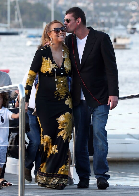 Exclusif - Prix spécial - Mariah Carey, son compagnon James Packer et ses enfants Moroccan et Monroe sont arrivés à Sydney en Australie, avant de rejoindre Lachlan Murdoch (fils de l'homme d'affaires australo-américain Rupert Murdoch) et sa femme Sarah sur leur voilier de luxe de 42,6 mètres (le Sarissa) sur le port de Sydney pour une fête du jour de l'an le 1er janvier 2016