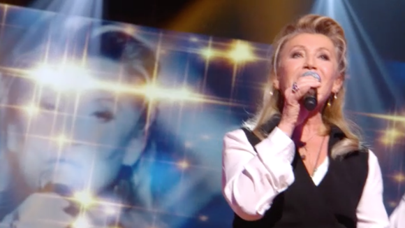 Sheila interprète Loin d'ici pour Le Grand Show en hommage à Michel Delpech, samedi 23 janvier 2016 sur France 2