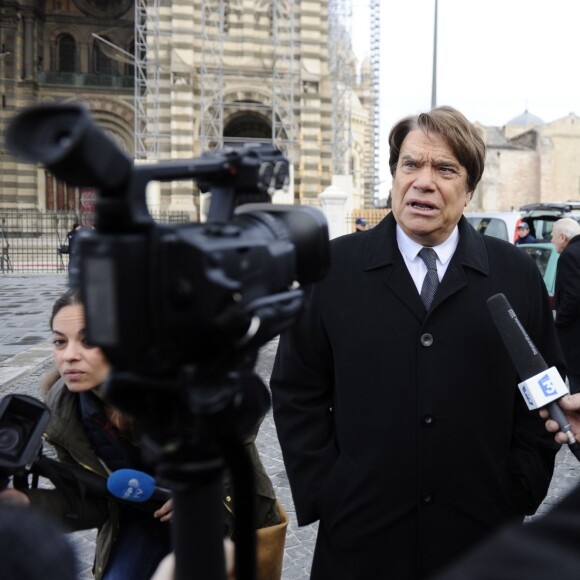 Bernard Tapie assistait le 23 janvier 2016 aux obsèques d'Edmonde Charles-Roux en la cathédrale de la Major (Sainte-Marie-Majeure) à Marseille.