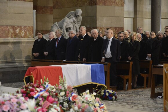 Bernard Tapie, Jean-Claude Gaudin ou encore Michel Sapin faisaient partie des personnalités qui ont assisté aux obsèques d'Edmonde Charles-Roux en la cathédrale de la Major (Sainte-Marie-Majeure) à Marseille le 23 janvier 2016.