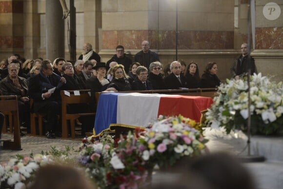 Les membres de la famille de la défunte lors des obsèques d'Edmonde Charles-Roux en la cathédrale de la Major (Sainte-Marie-Majeure) à Marseille le 23 janvier 2016.