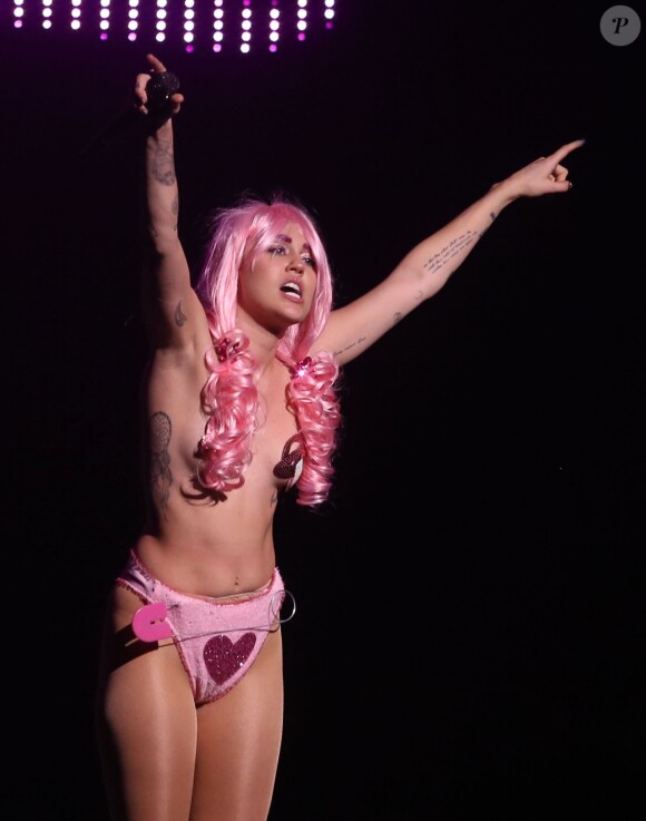 Concert de Miley Cyrus à Vancouver le 14 décembre 2015.