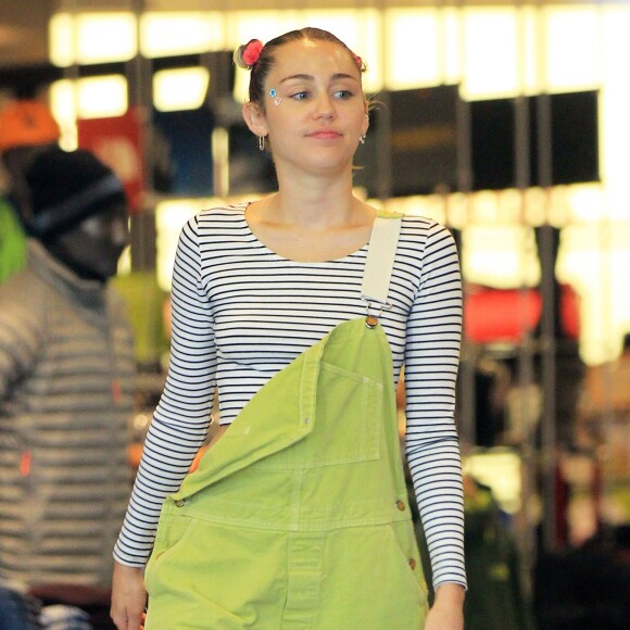 Miley Cyrus fait du shopping à Beverly Hills, le 15 septembre 2015