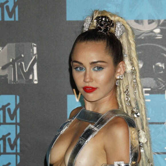 Miley Cyrus - Soirée des MTV Video Music Awards à Los Angeles le 30 aout 2015.