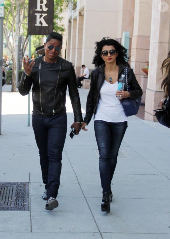 Jermaine Jackson et sa femme Halima Rashid dans les rues de Beverly Hills, le 20 mai 2014