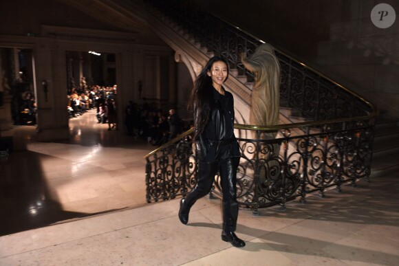 Défilé Yiqing Yin (collection haute couture printemps-été 2016) à la faculté de médecine Paris Descartes. Paris, le 26 janvier 2016.