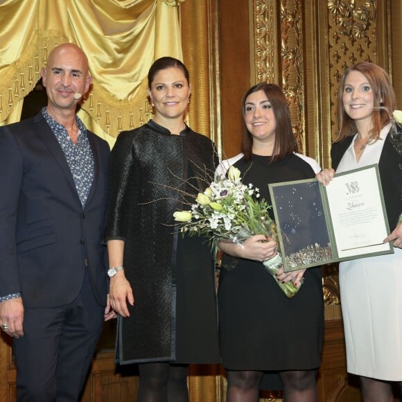 La princesse Victoria de Suède, enceinte, lors de la remise de la bourse d'études de la Fondation Micael Bindefeld en mémoire de l'Holocauste le 27 janvier 2016 à l'Opéra de Stockholm