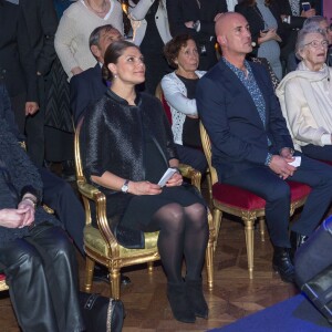 La princesse Victoria de Suède, enceinte, lors de la remise de la bourse d'études de la Fondation Micael Bindefeld en mémoire de l'Holocauste le 27 janvier 2016 à l'Opéra de Stockholm