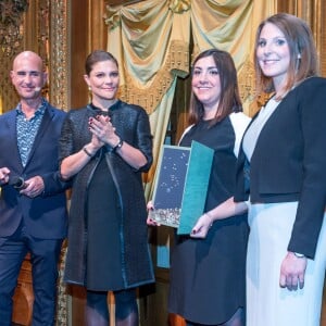 La princesse Victoria de Suède, enceinte, lors de la remise de la bourse d'études de la Fondation Micael Bindefeld en mémoire de l'Holocauste le 27 janvier 2016 à l'Opéra de Stockholm