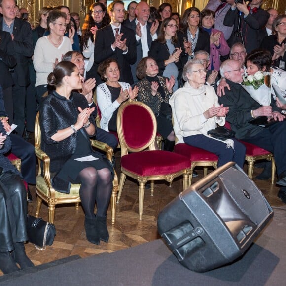 La princesse Victoria de Suède, enceinte, lors de la remise de la bourse d'études de la Fondation Micael Bindefeld en mémoire de l'Holocauste le 27 janvier 2016 à l'Opéra de Stockholm