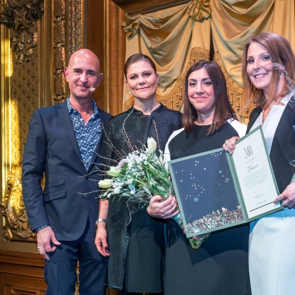 La princesse Victoria de Suède, enceinte, lors de la remise de la bourse d'études de la Fondation Micael Bindefeld en mémoire de l'Holocauste le 27 janvier 2016 à l'Opéra de Stockholm