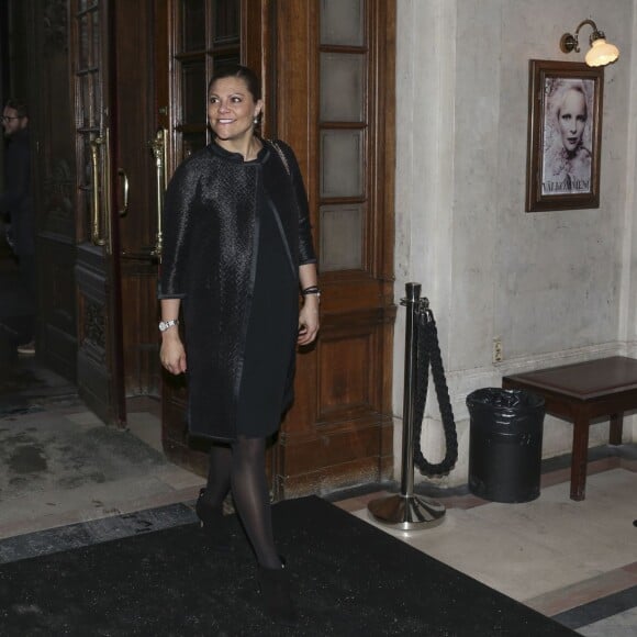 La princesse Victoria de Suède, enceinte, lors de la remise de la bourse d'études de la Fondation Micael Bindefeld en mémoire de l'Holocauste le 27 janvier 2016 à l'Opéra de Stockholm