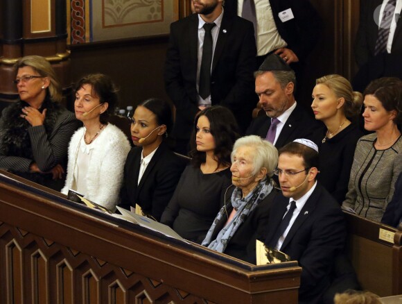 La princesse Sofia de Suède, enceinte, à la Grande synagogue de Stockholm le 27 janvier 2016 pour une cérémonie commémorative de l'Holocauste.