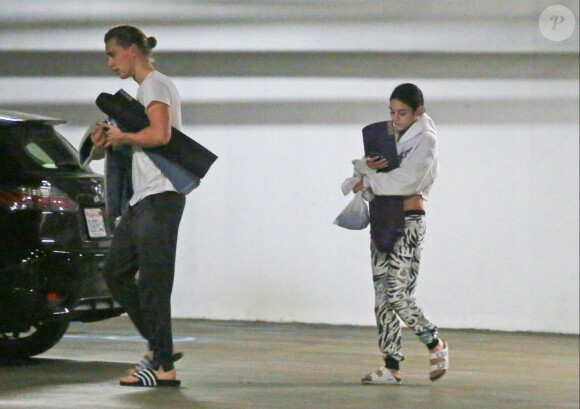 Vanessa Hudgens et son petit-ami Austin Butler à la sortie de leur cours de gym à Studio City, le 1er février 2016.