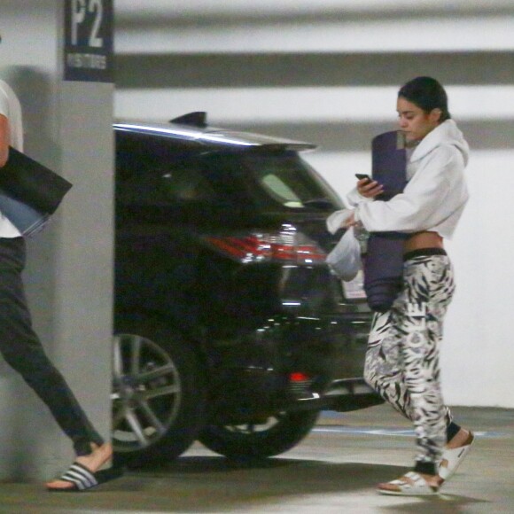 Vanessa Hudgens et son petit-ami Austin Butler à la sortie de leur cours de gym à Studio City, le 1er février 2016.