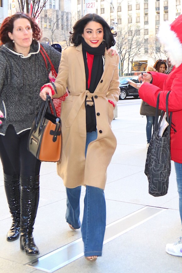 Vanessa Hudgens arrive à la Sirius radio à New York, le 19 janvier 2016. Elle porte un sac de la marque Céline. © CPA/Bestimage