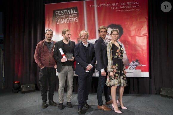 Olivier Masset-Depasse, Guillaume Senez, réalisateur de "Keeper" qui remporte le Grand Prix du Jury Long Métrage Européen, Arnaud Desplechin (Président du jury), Ruben Alves, Laetitia Casta (Vice-présidente du jury) lors du festival "Premiers Plans" d'Angers. Le 30 janvier 2016 © Nicolas Desvignes / Bestimage