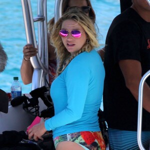 Exclusif - La chanteuse Kesha fait un shooting photo pendant ses vacances à Oahu, Hawaï le 23 septembre 2015.