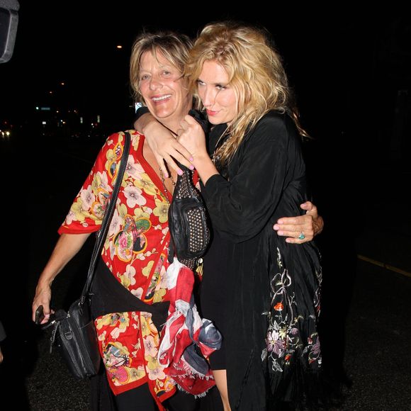 Ke$ha et sa mère Pebe Sebert dans les rues de Los Angeles.  Le 9 mai 2011
