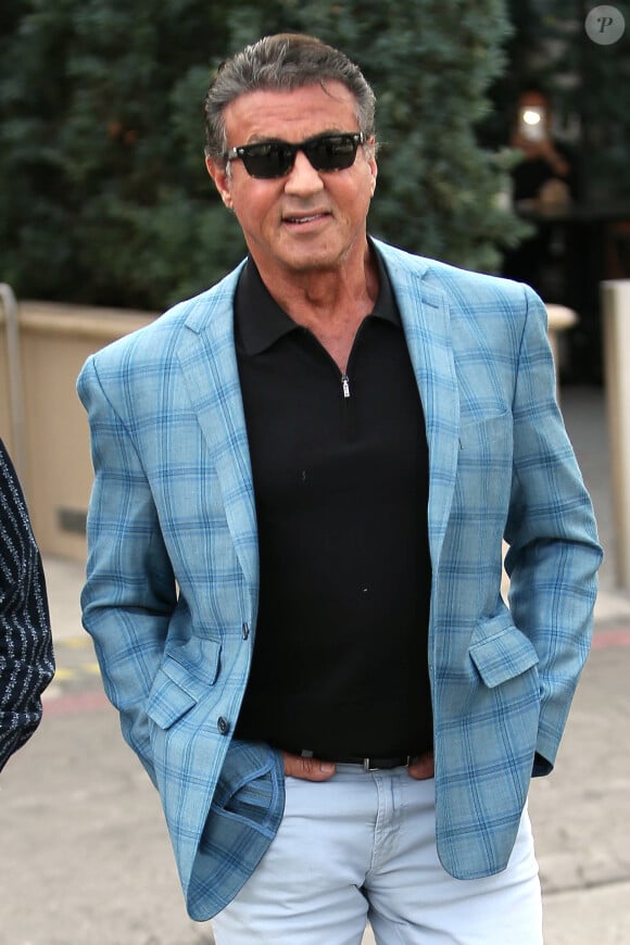 Sylvester Stallone va déjeuner avec des amis à Los Angeles le 22 janvier 2016.