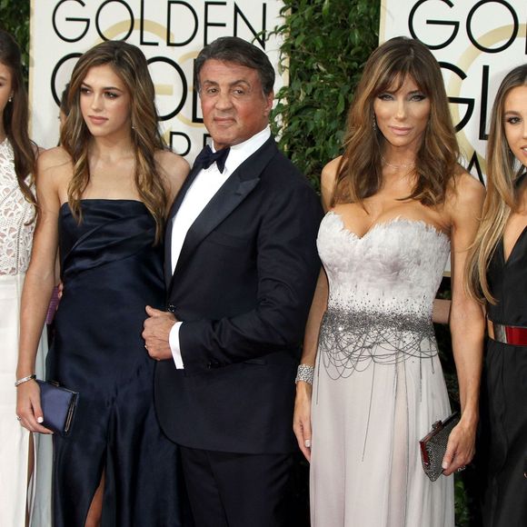 Sylvester Stallone, sa femme Jennifer Flavin et leurs filles Sophia, Sistine et Scarlet - 73e cérémonie annuelle des Golden Globe Awards à Beverly Hills, le 10 janvier 2016.