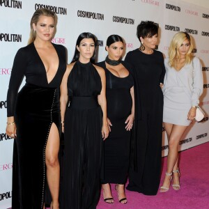 Khloé, Kourtney, Kim Kardashian, Kris et Kylie Jenner à West Hollywood, Los Angeles, le 12 octobre 2015.