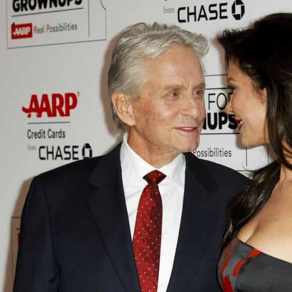 Michael Douglas et sa femme Catherine Zeta-Jones - Soirée Movies For Grownups Awards à Los Angeles le 8 février 2016.