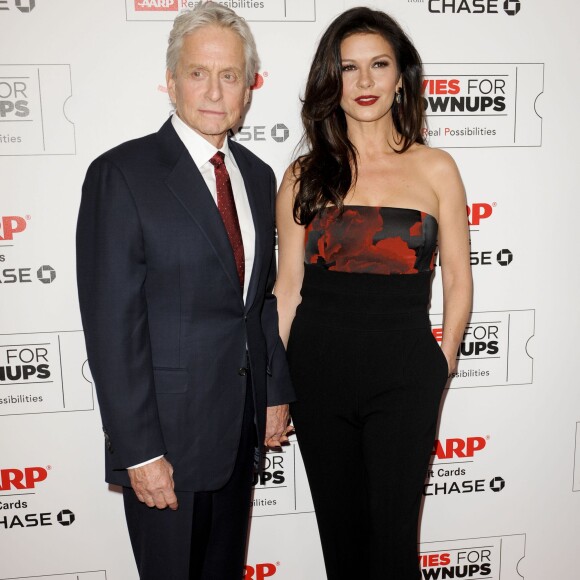 Michael Douglas et sa femme Catherine Zeta-Jones - Soirée Movies For Grownups Awards à Los Angeles le 8 février 2016.