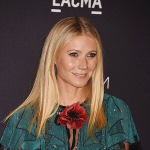 Gwyneth Paltrow (habillée à Gucci) lors du Gala "The LACMA 2015 Art+Film" en l'honneur de James Turrell et Alejandro Inarritu à Los Angeles, le 7 novembre 2015