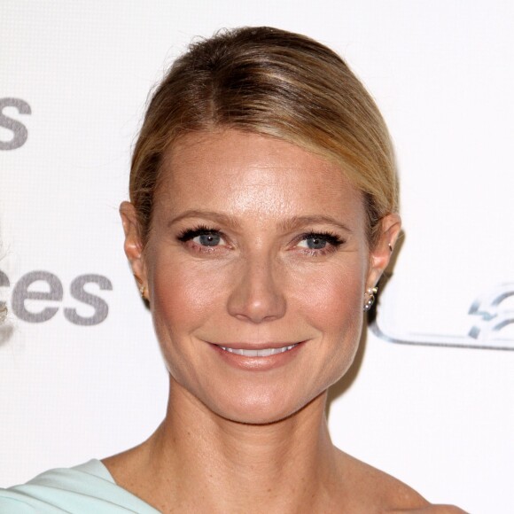 Gwyneth Paltrow - 25e EMA Awards aux Studios Warner Bros à Burbank le 24 octobre 2015.