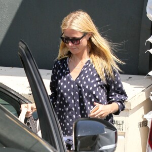 Gwyneth Paltrow est allée déjeuner au restaurant "Tavern" à Brentwood, le 11 avril 2015