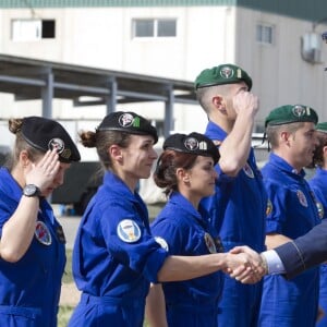 Le roi Felipe VI d'Espagne en visite à l'école de parachutisme "Mendez Parada" à Murcie le 9 février 2016.