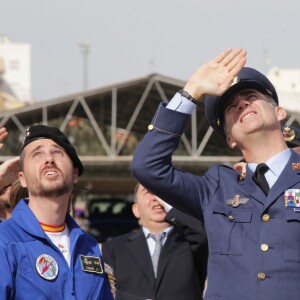 Le roi Felipe VI d'Espagne en visite à l'école de parachutisme "Mendez Parada" à Murcie le 9 février 2016.