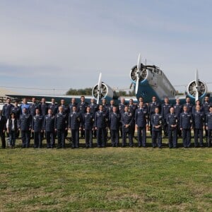 Le roi Felipe VI d'Espagne en visite à l'école de parachutisme "Mendez Parada" à Murcie le 9 février 2016.