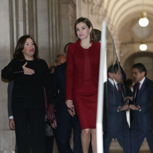 La reine Letizia d'Espagne en visite au palais royal de Madrid pour constater les améliorations architecturales en faveur de l'accessibilité pour les personnes handicapées le 10 février 2016