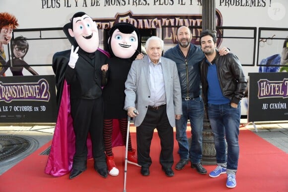 Michel Galabru, Kad Merad et Alex Goude - Avant-première du film "Hôtel Transylvanie 2" à Paris. Le 27 septembre 2015