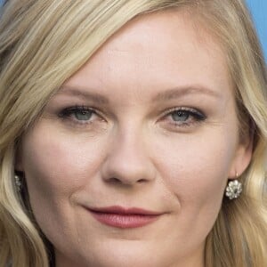 Kirsten Dunst (robe Gucci) - Photocall de "Midnight Special" au 66e festival du film de Berlin le 12 février 2016.